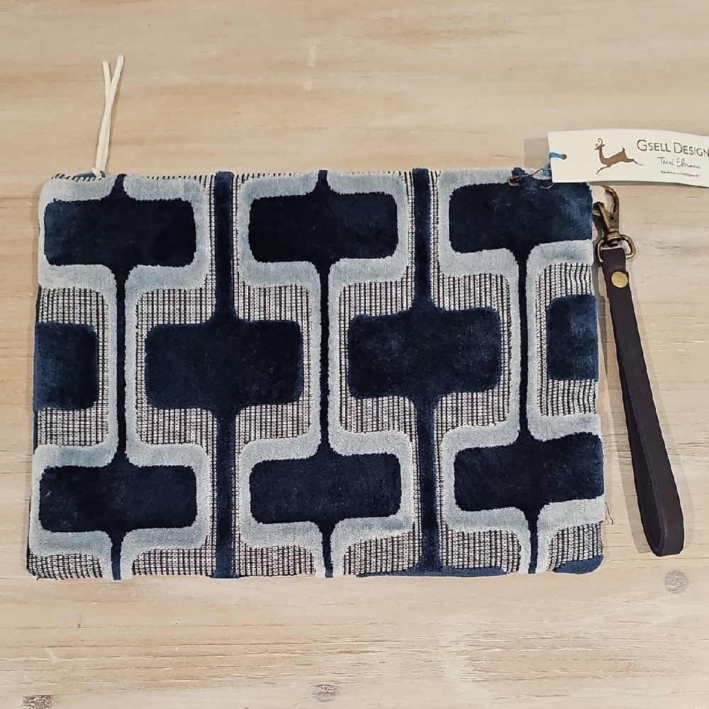 NEW Geometric Pattern Clutch/Wristlet/Pouch